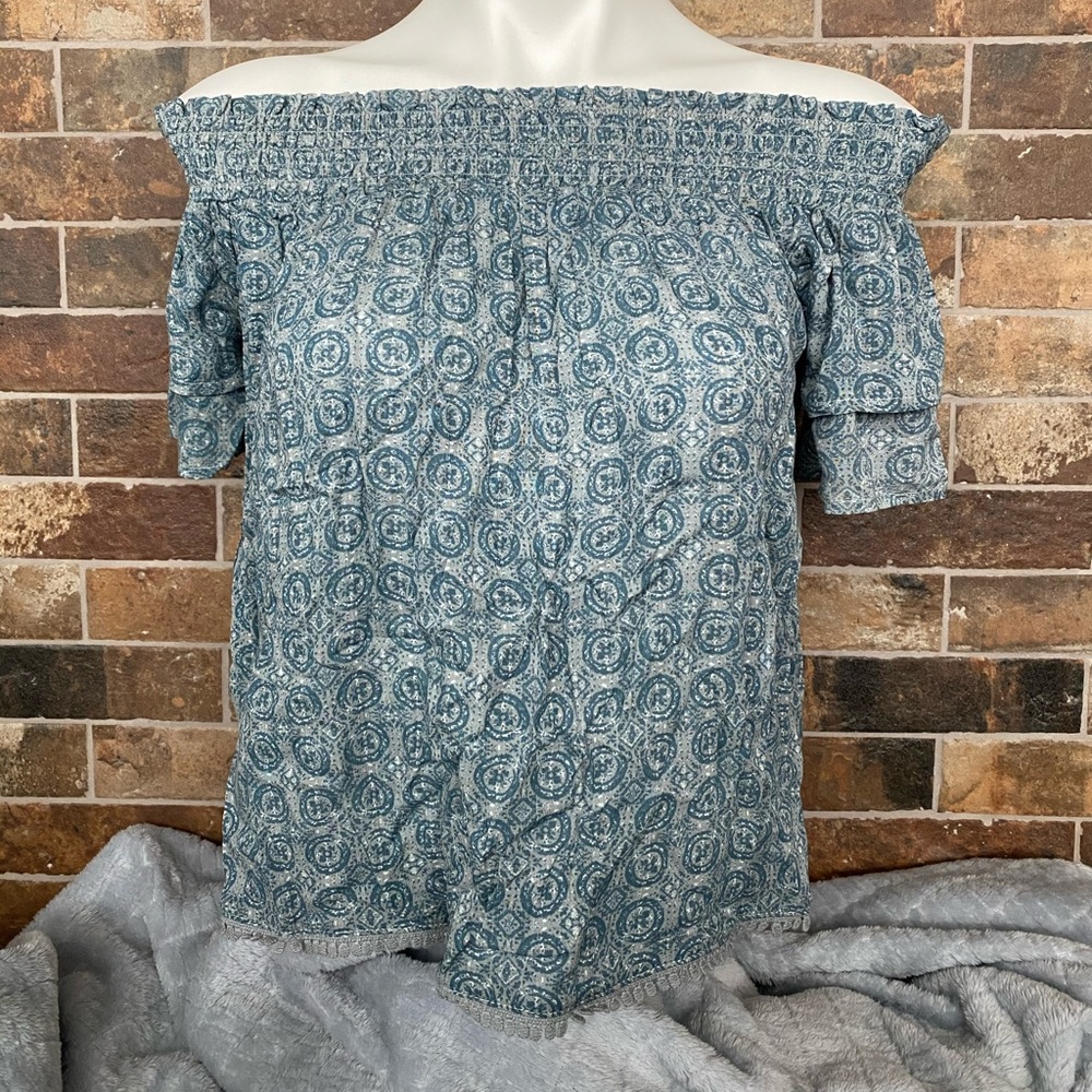 Off the shoulder Juniors small by Rewind